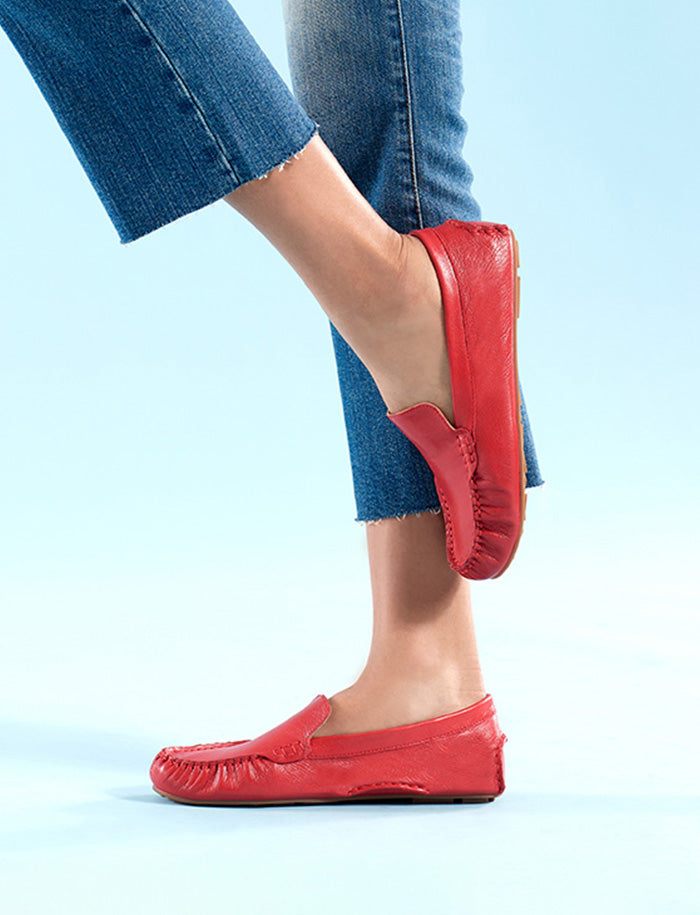 Comfortable Women's Wide Width Flats Image