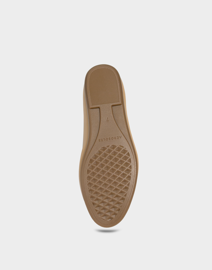 Durable diamond-flex rubber outsole of the Aerosoles Bell sandal designed for non-slip traction and superior grip.