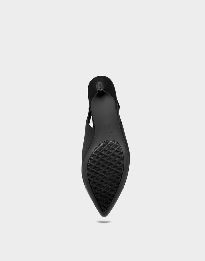 Detailed view of the signature Aerosoles Diamond Flex rubber outsole, engineered for non-slip traction and shock absorption.