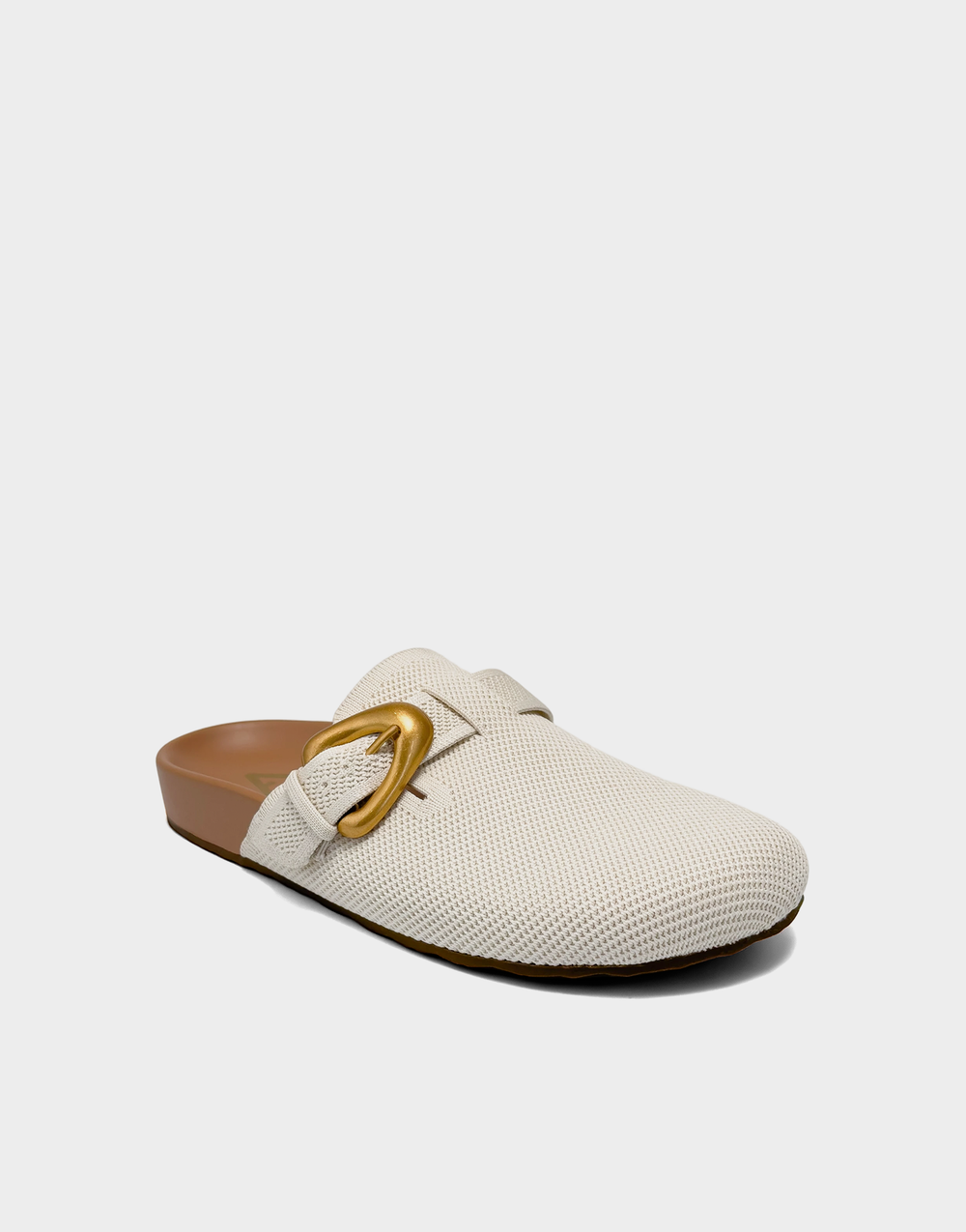 Angled view of the Aerosoles Lucca Eggnog mule showcasing the elegant pointed toe and breathable textured knit upper.