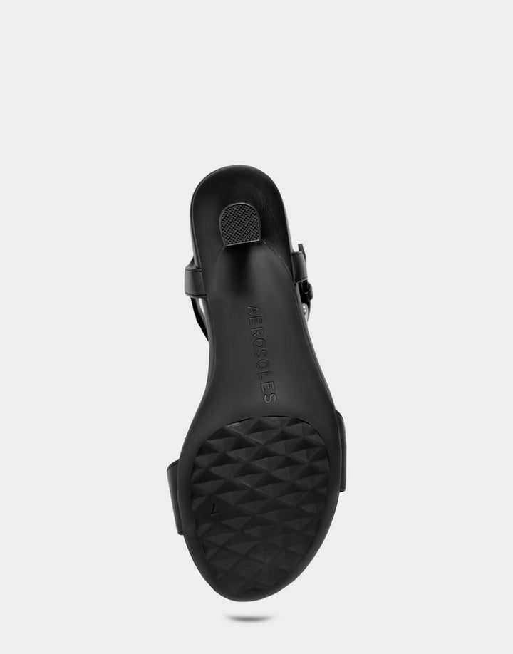 Detailed view of the signature Aerosoles Diamond Flex rubber outsole, designed for non-slip traction and shock absorption.