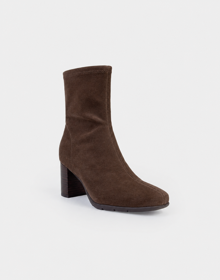 Miley in Brown